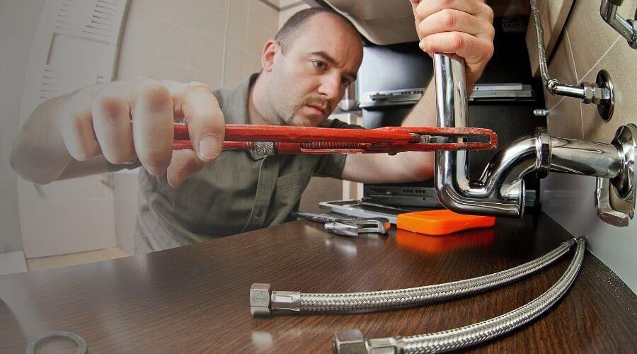 Expert burst pipe repair services in Hermleigh, TX
